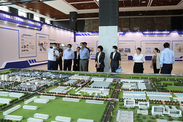 省政協(xié)副主席盧柯來集團調研